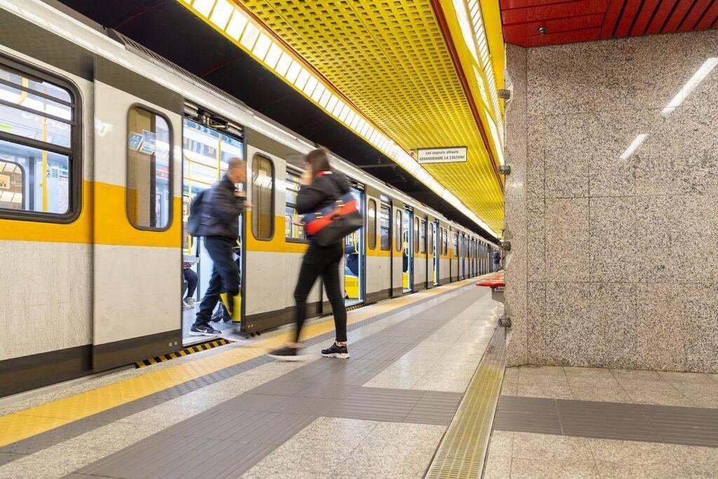Appartamento - Stazione Centrale Milan Luaran gambar